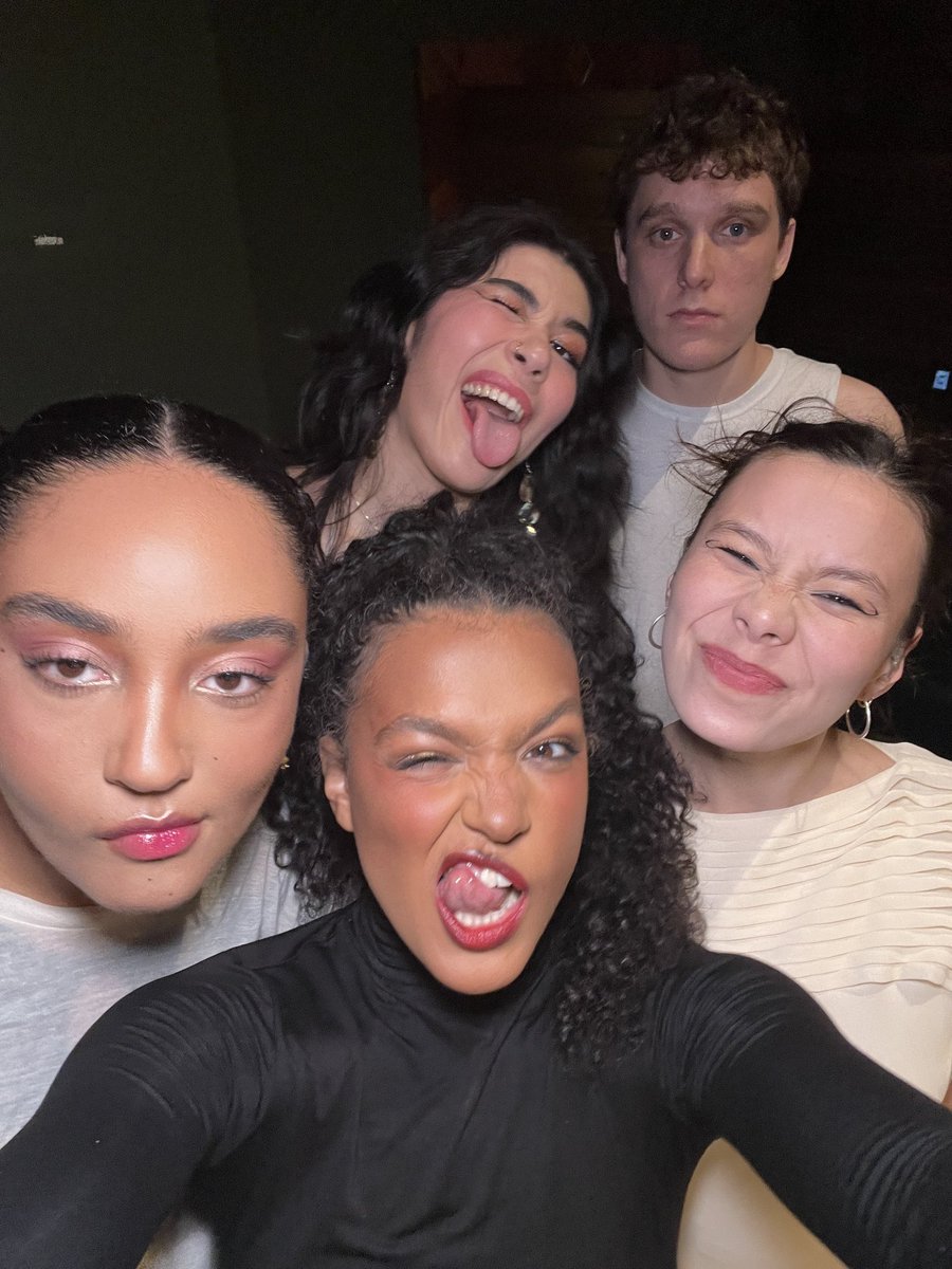 PHILLY‼️ still some tickets left for our show tonight ❤️

tinyurl.com/4x5xzm5b
