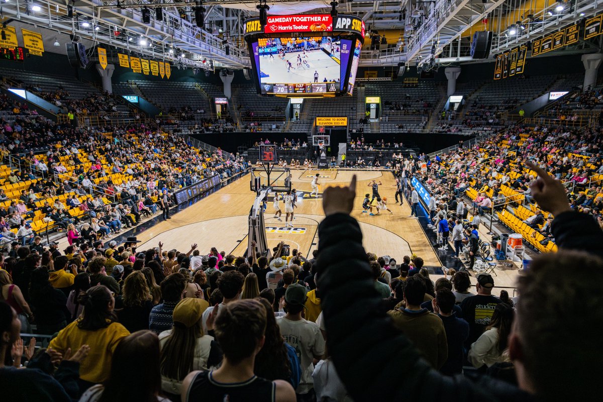 AppStateMBB's tweet photo. ๐๐โ๐ซ๐ ๐๐จ๐ฆ๐ข๐ง๐ ๐ก๐จ๐ฆ๐.
Help us pack Holmes this week as we open our final homestand of the season on Thursday.
๐๏ธ: https://t.co/Y5bhjVAXSG
#TakeTheStairs https://t.co/6ratMQlX7v