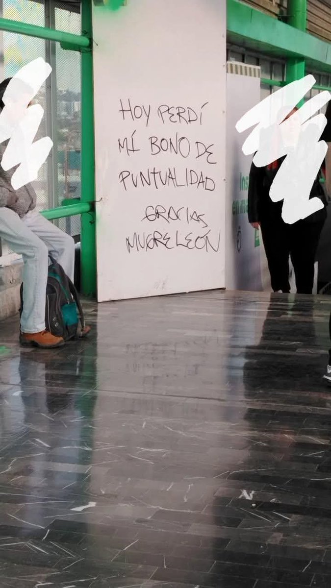 Mientras tanto en alguna estación de <a href="/metrorreynlofi1/">Metrorrey Oficial N.L.</a>