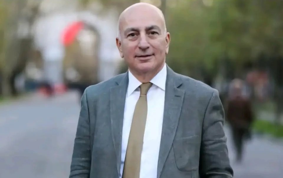 İktisatçı Mahfi Eğilmez: "250 bin $'a ev alan herkese vatandaşlık verdik.5 yıllık süre doldu, evleri iki katına sattılar.

Böylece üste para vererek vatandaşlık veren tek ülke olarak tarihe geçtik."