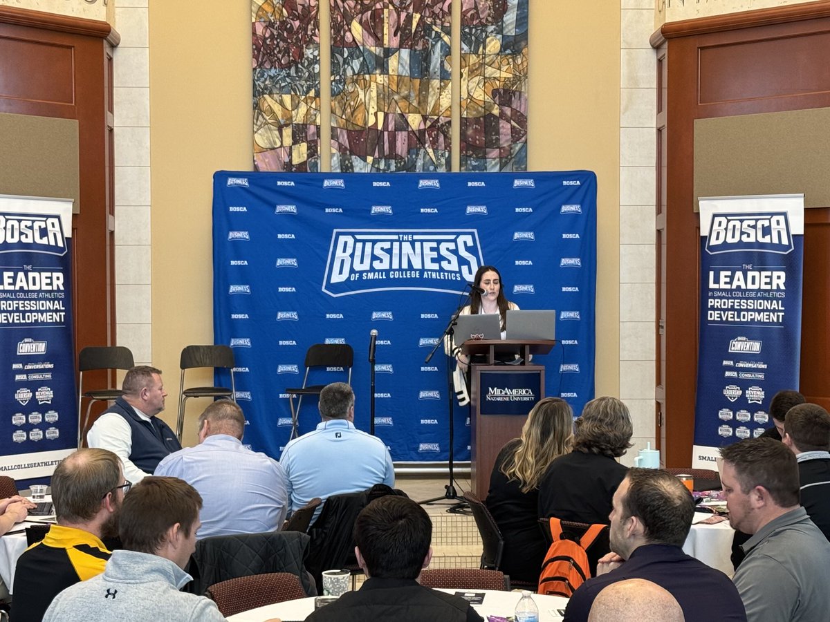 smallcollegeath's tweet photo. “Important step in navigating career transitions is willingness to be uncomfortable.” Great stuff from @kelsiweeks at #BOSCAKC https://t.co/Oa6PGxhFI0