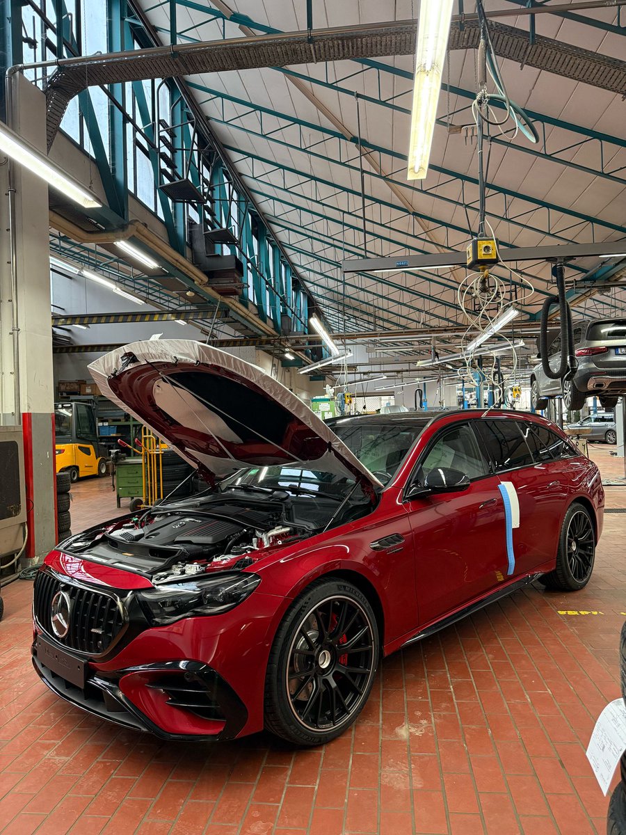 AMGFamily63's tweet photo. Incoming ... π€β€οΈ Can't wait π€€
@MercedesAMG #AMGFamily #WorldFastestFamily #AMG https://t.co/wVA89DTAy5