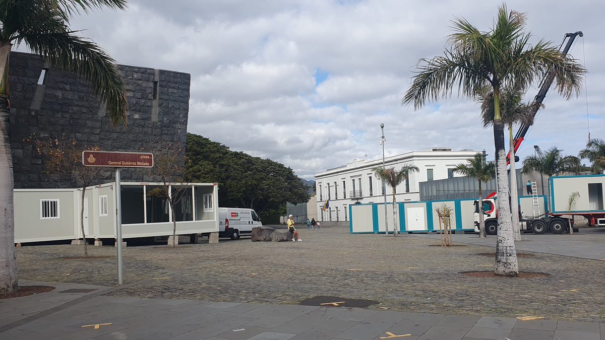 felixdiazhdez's tweet photo. Son 17 años dedicado a comunicación de #SeguridadyEmergencias en @santacruz_ayto y cuando se acerca @SCenCarnaval aumenta la responsabilidad y la necesaria pedagogía sobre la importancia de informar a la ciudadanía en eventos multitudinarios. #HospitalCarnavalSC #PMACarnavalSC https://t.co/TpIBMkCQW5