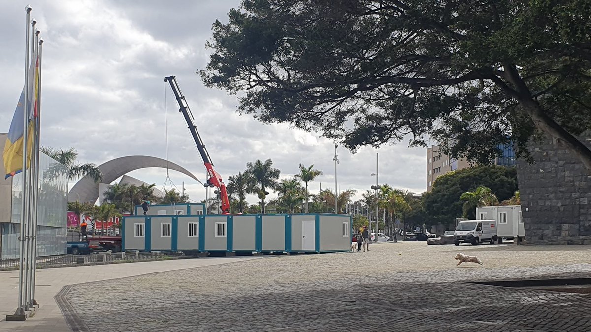 felixdiazhdez's tweet photo. Me emociona ver que se comienza a instalar el #PMACarnavalSC y #HospitalCarnavalSC Estas imágenes, de esta tarde, certifican que se acerca la fiesta, el trabajo, la responsabilidad y el esfuerzo de muchas personas para que todo salga bien. Es un honor ser parte del dispositivo . https://t.co/BL2gxtpTw6