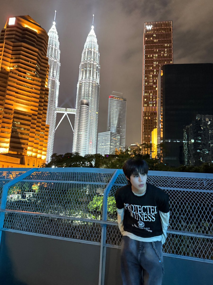 [#킹왕짱_사랑해]
쌍둥이 타워!!😆

#82MAJOR #82메이저 #에이티투메이저
#황성빈 #HWANGSEONGBIN