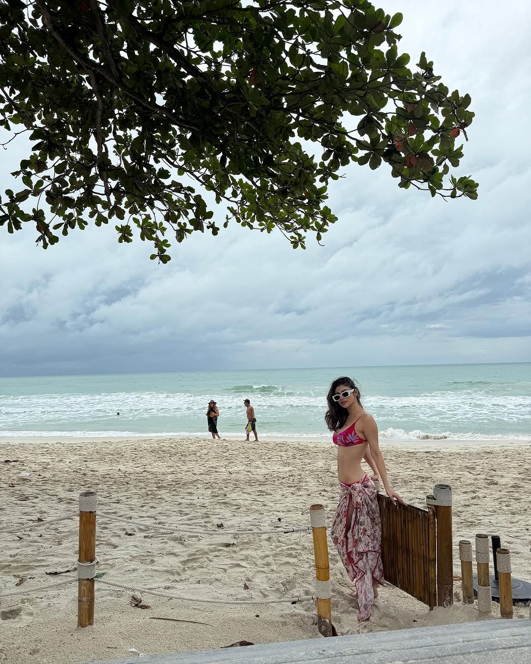 GkATa4AWoAASMB2?format=jpg&name=large