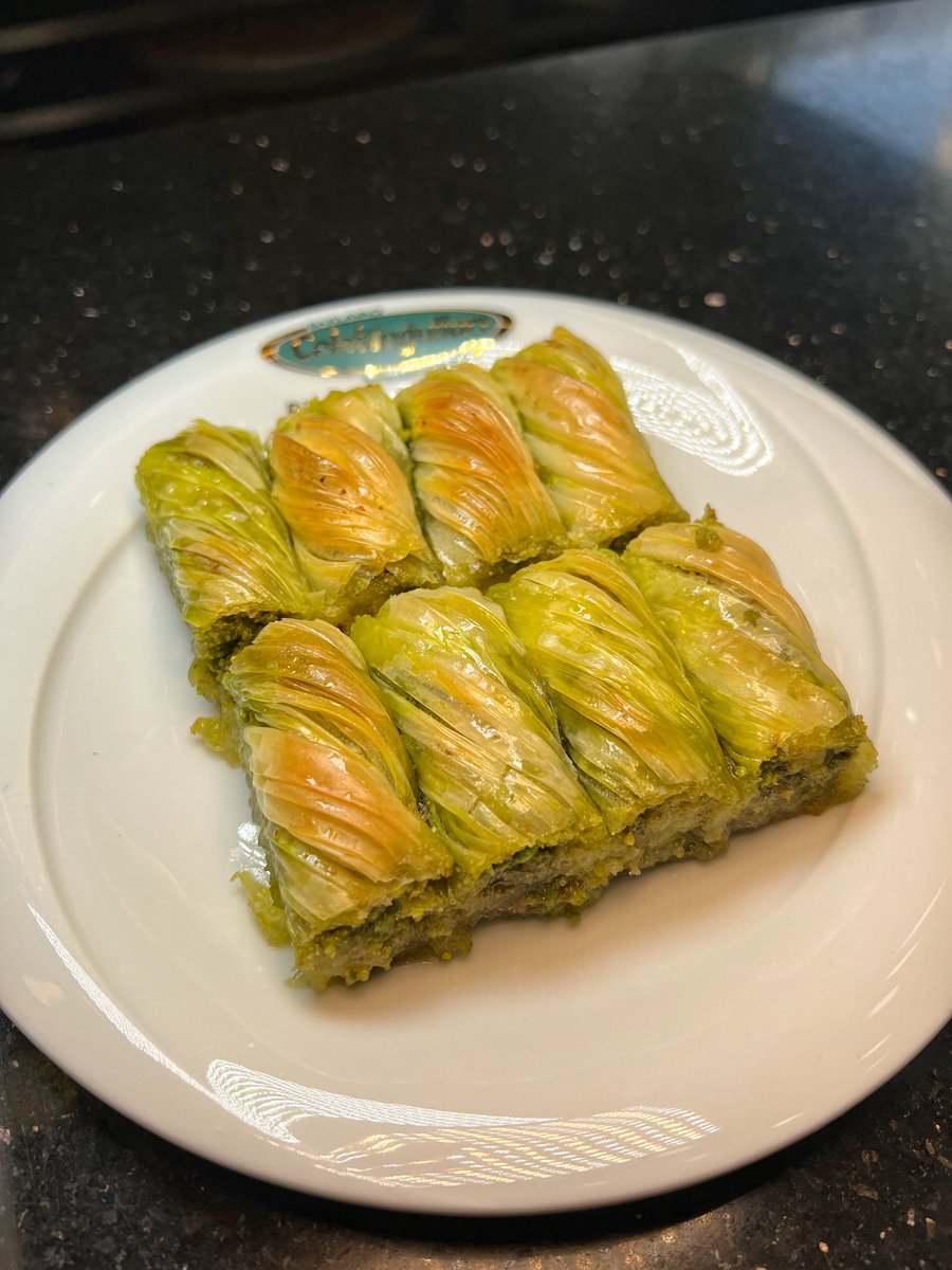 Çelebioğullari’dan Efsane Lezzetleri Tatmak için Sizleri En yakın Şubelerimize bekleriz.💚💛

Sipariş için ➡️ celebiogullari.com.tr

#Gaziantep #Türkiye #Baklava #Antep #Gastronomi #Tatlı #Fıstık ☎️ 444 83 27