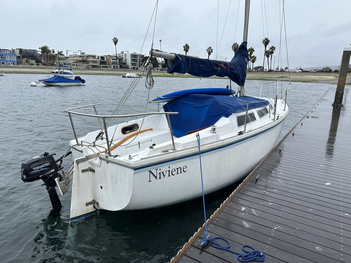 Geno_Vx's tweet photo. I bought a little Catalina 25 from ‘81! 

First sailboat I’ve owned besides a sabot!  Stay tuned for more adventures in San Diego /Socal 

Got a laundry list of upgrades and maintenance, fun trips planned etc. https://t.co/n0iGLT5PKn
