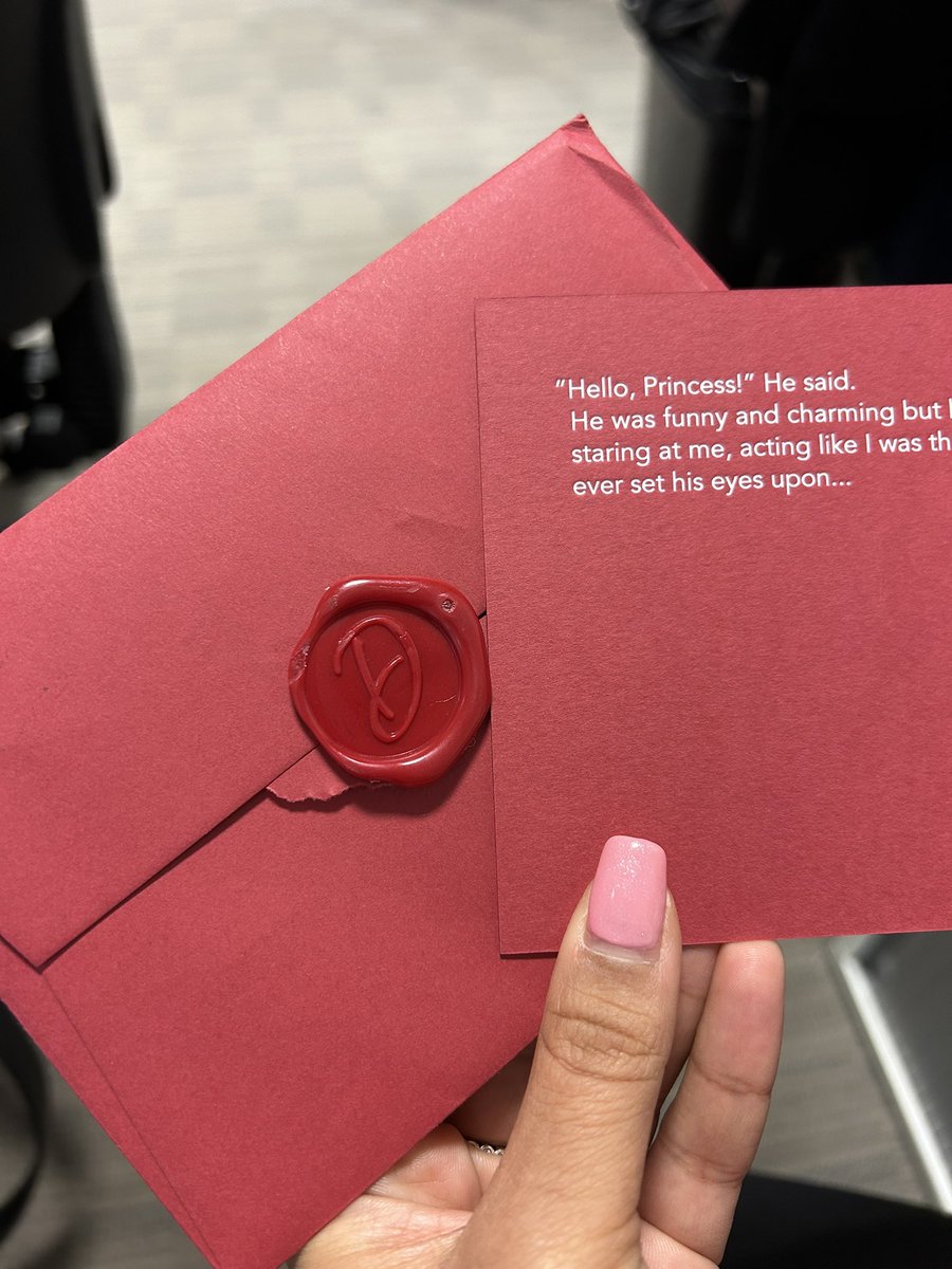 Sabah_K's tweet photo. Looks like I have a secret admirer… colour me intrigued! 👀👀 https://t.co/uBBW2m69Tr