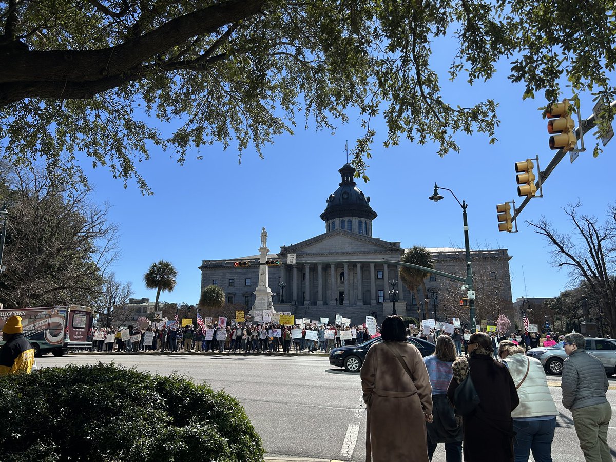 April Santana (@santana_april_) on Twitter photo Anti-Musk, anti-Trump protesters are currently gathered on the statehouse grounds almost a week after hundreds assembled against family deportation. Anti-Musk, anti-Trump protesters are currently gathered on the statehouse grounds almost a week after hundreds assembled against family deportation.