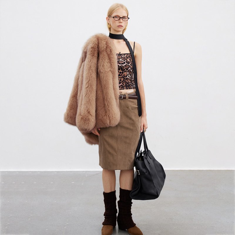DAYMISFURRY's tweet photo. ✨ Stay cozy and stylish in this gorgeous fox fur jacket! #WinterFashion #FurStyle #ElegantVibes #ootd #fur #furcoat #furjacket #foxfurcoat #foxfurjacket #womenswear #womemfashion #womenstyle #ladystyle #ladyoutfits #girlsfashion #girlstyle #girlsoutfits #winterfashion https://t.co/AiI8C7eC4j