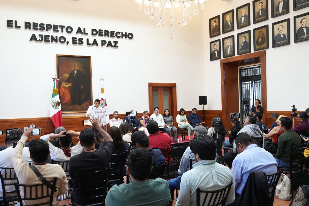#Oaxaca se viste de carnaval y fiesta por nuestras raíces

En la conferencia matutina del Gobernador del Estado, Ing. <a href="/salomonj/">Salomón Jara Cruz</a>, tuvimos el gusto de anunciar distintas actividades culturales y artísticas que amplían los beneficios de la actividad turística en nuestra región.