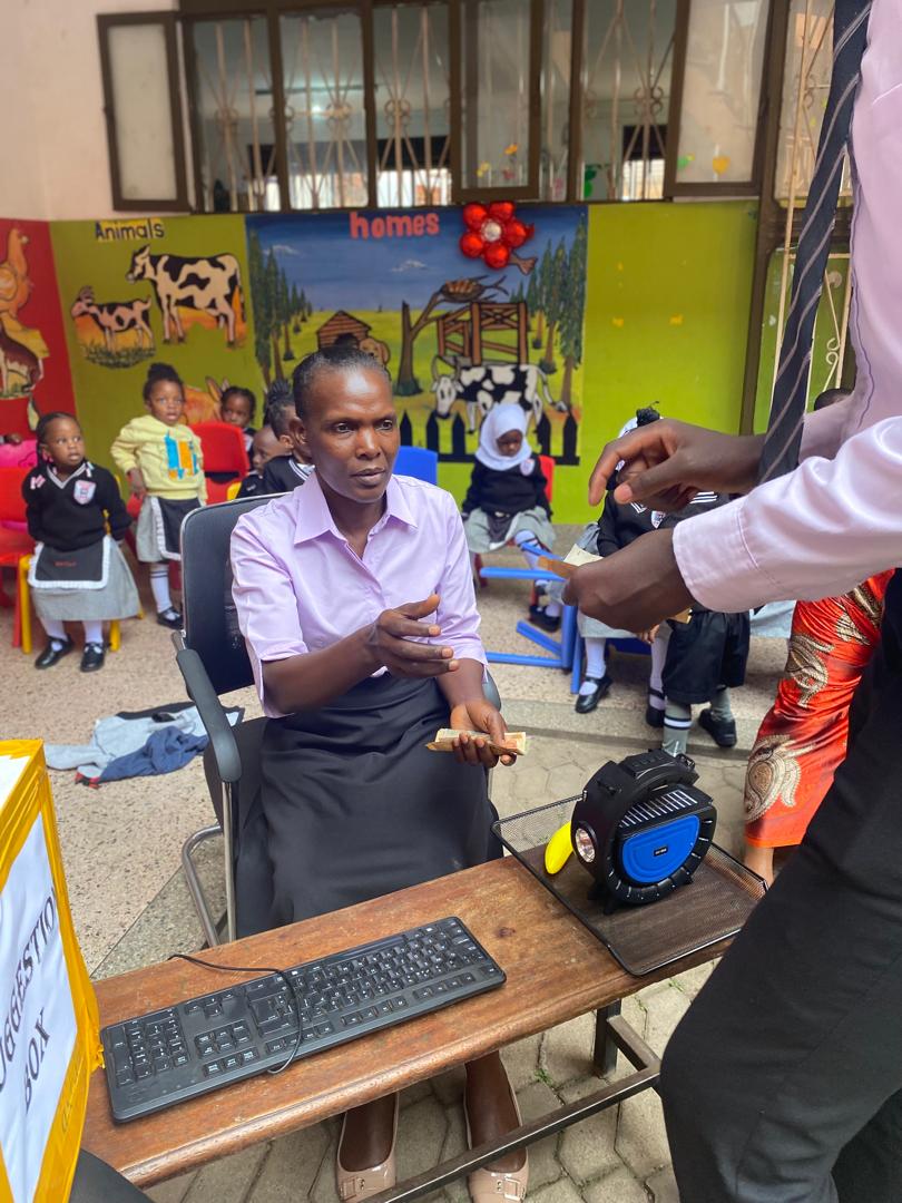 SakSchools's tweet image. Inspiring future leaders at #SakSchools! Our #LearningBeyondTheClassroom initiative saw teachers become community professionals, demonstrating the real-world impact of various careers. This engaging experience broadened pupils&apos; understanding of community roles &amp;amp; their importance.