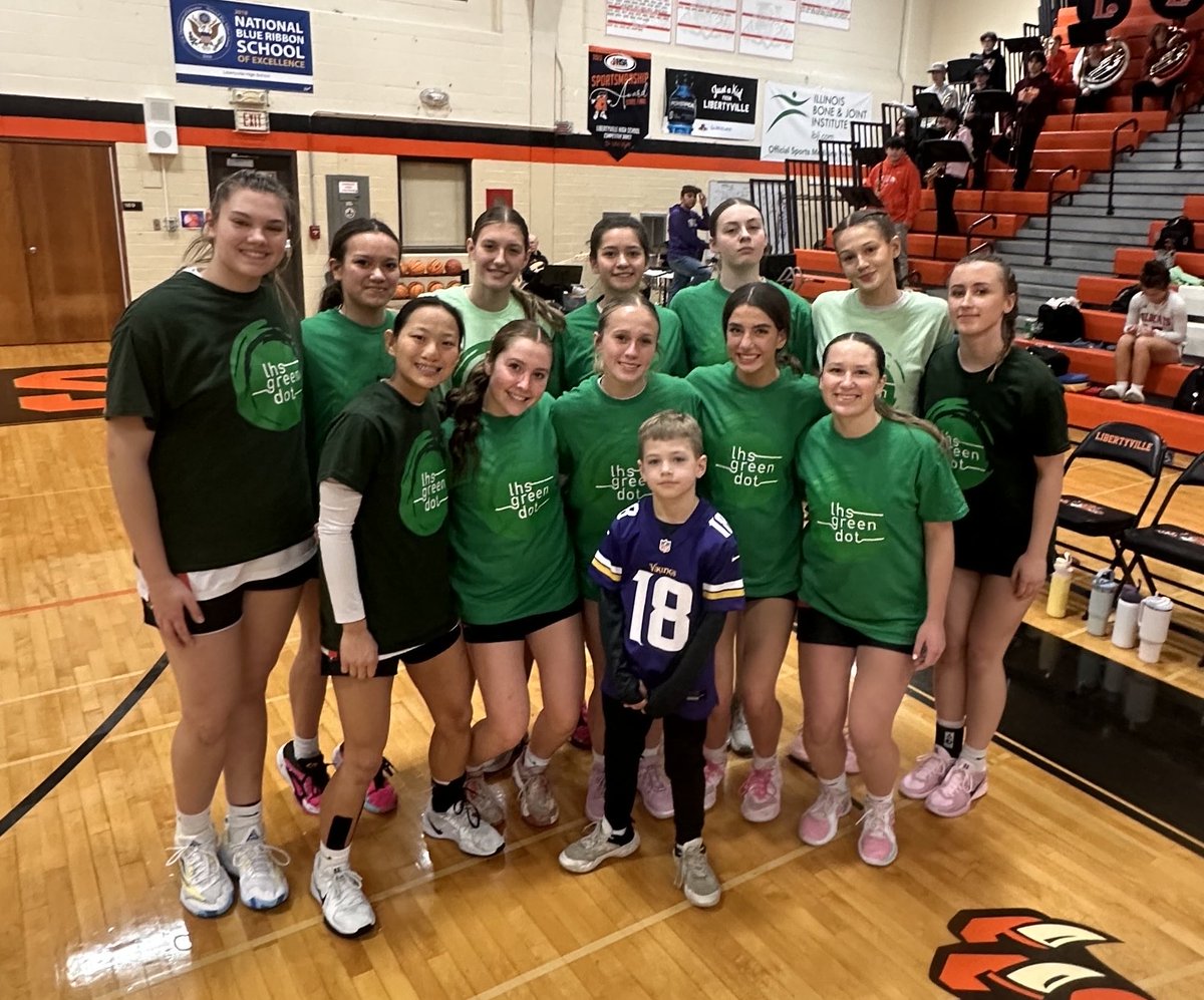 THANK YOU ⁦<a href="/Lvillegbb/">Libertyville Girls Basketball</a>⁩ and ⁦<a href="/MadiSears2025/">Madison Sears</a>⁩ for your Green Dot advocacy at LHS—this is meaningful leadership in action. Best of luck tonight and deep into post-season!!
