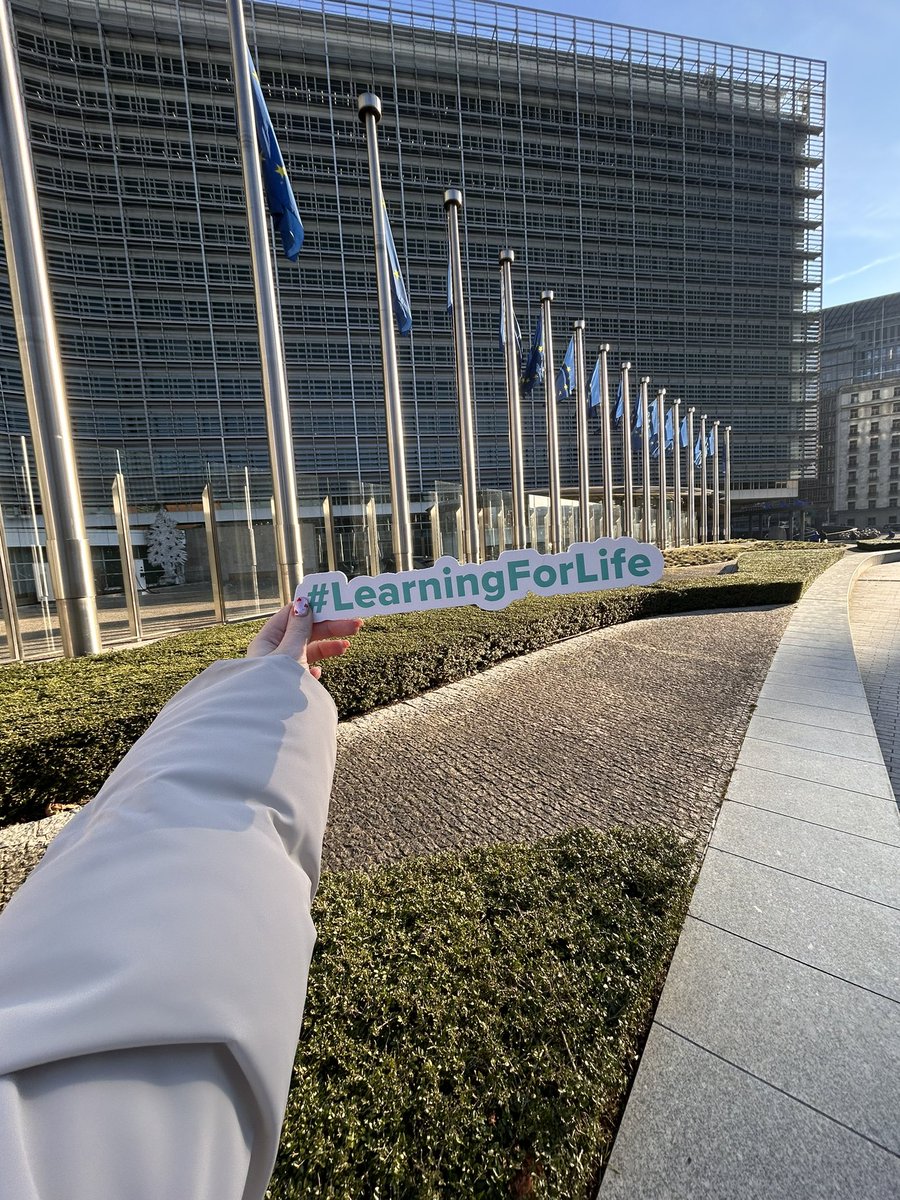 kaylarita98's tweet image. What a day! 🤭🇪🇺

#ThisIsFET #AdultLearning #LearnersAsLeaders #UnionOfSkills @aontas