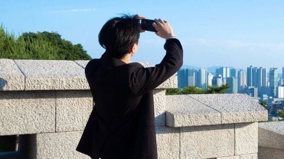 byjongseongie's tweet photo. 📸🖤 https://t.co/iHQwfQy8ye