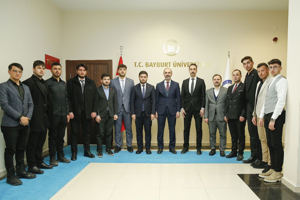 Genel Başkanımız Tahsin Başarı ve heyeti, Erzurum MTTB İl Başkanı İbrahim Hakkı Algan, İl Başkanımız Mehmet Asif Alan,il yönetim kurulu üyeleri olarak,Bayburt Üniversitesi Rektörü Prof.Dr. Mutlu TÜRKMEN'i ziyaret ettik.
Kıymetli destekleri ve kabullerinden dolayı teşekkür ederiz.