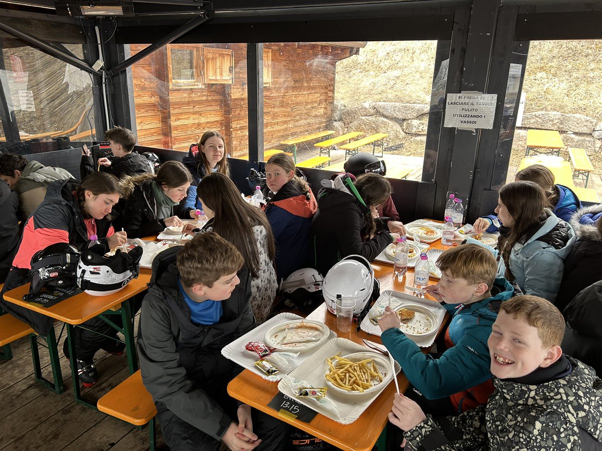 pe_TGS's tweet photo. Lunchtime on day 1 #TimeToRefuel https://t.co/uhI8wPV53X