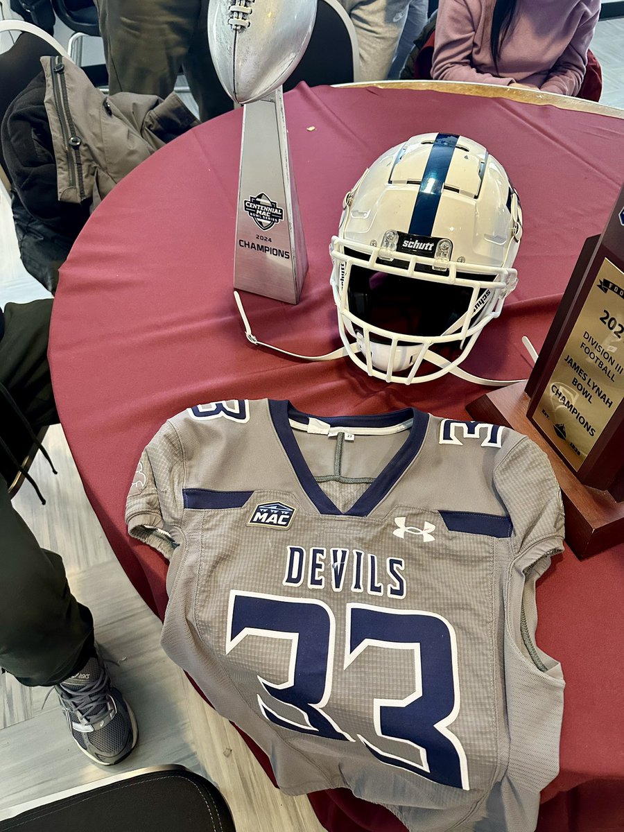 had a great official visit at FDU, thanks to <a href="/CoachPonts/">Anthony_Puntolillo</a> for inviting me go devils !
<a href="/KrautmanKicking/">Krautman Kicking</a> <a href="/NVD_Football/">NVDFootball</a> <a href="/CoachAVC_FDU/">Anthony Van Curen</a> <a href="/CoachKennedyFDU/">Brendan Kennedy</a> <a href="/Joey_Vaughan_/">Joey Vaughan</a> <a href="/FDUFootball/">FDU Football</a>