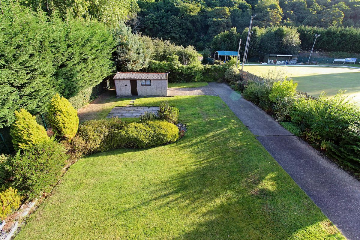 PaisleyProperty's tweet image. **ALMONDBURY BRANCH**

🏡NOW AVAILABLE TO LET🏡

New Mill Road, Brockholes, HD9 7AL - £850pcm

☎Call us
📞Almondbury: 01484 443922
✉Email us on Almondbury@paisleyproperties.co.uk
#PaisleyProperties #EstateAgent #HD9 #Brockholes #PropertyForSale #FreeValuations #Local