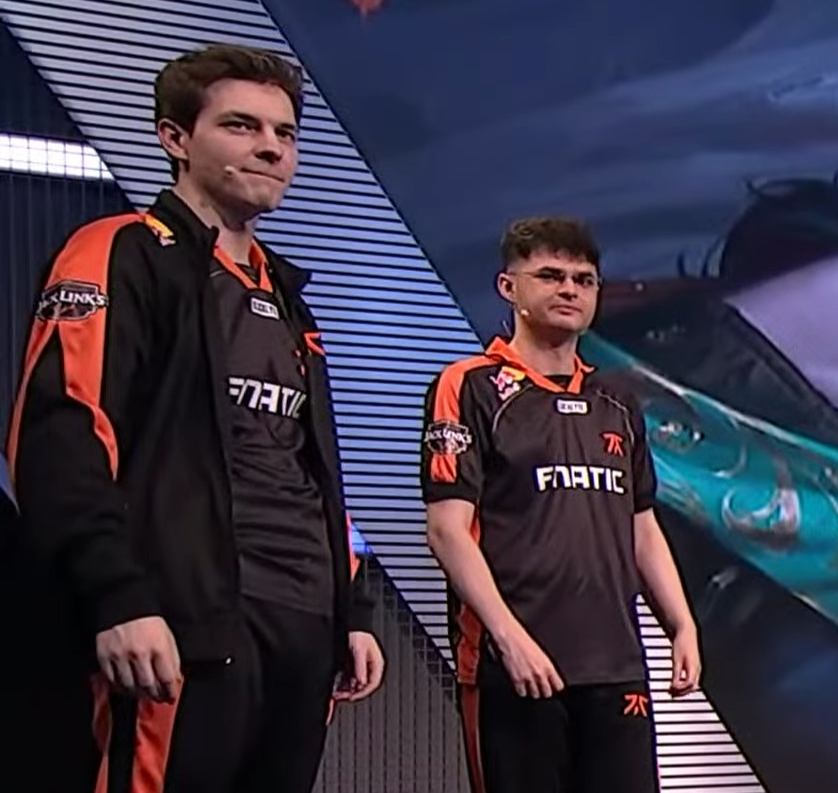 FNATIC's tweet photo. Everybody say bye Caps 🤠 https://t.co/rAneNOPDqq