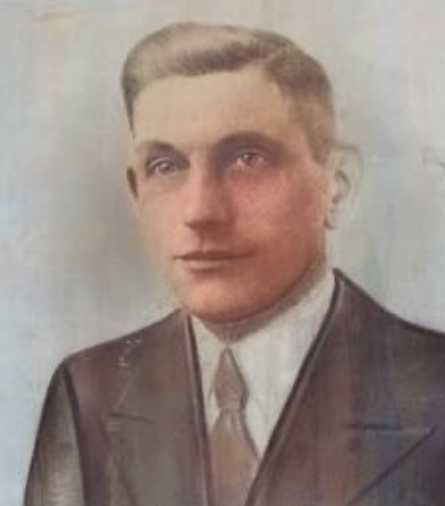 Op 17 februari 1945 werd Bernhard Heersink vermoord in Kamp Neuengamme, 36 jaar oud. Hij was lid van Gelria uit het Gelderse Velp.

Zijn naam staat op het KNVB-monument.

Meer op het Voetbalmonument staat op voetbalmonument.nl/de-oorlogsslac…