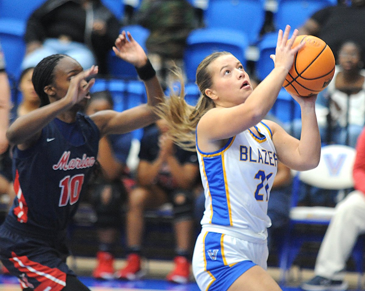 A rare Monday 5A-East DH tonight for both <a href="/VV_Blazers/">Valley View Blazers</a>  🏀 teams as they head to Searcy.  The EAB Sports Network's pre-game broadcast for the girls game begins @ 5:50 on NewsTalk 102.1 w/the boys game to quickly follow.  #ARPreps 
📸: Kevin Turbeville