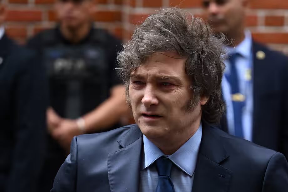 Raizalstereo's tweet photo. #MileiEstafador | Javier Milei ordena ser investigado tras estafa con criptomoneda
El presidente argentino tomó la decisión de someterse a una investigación para esclarecer su posible responsabilidad en la estafa que afectó a miles de personas. https://t.co/cpcpehhoJq