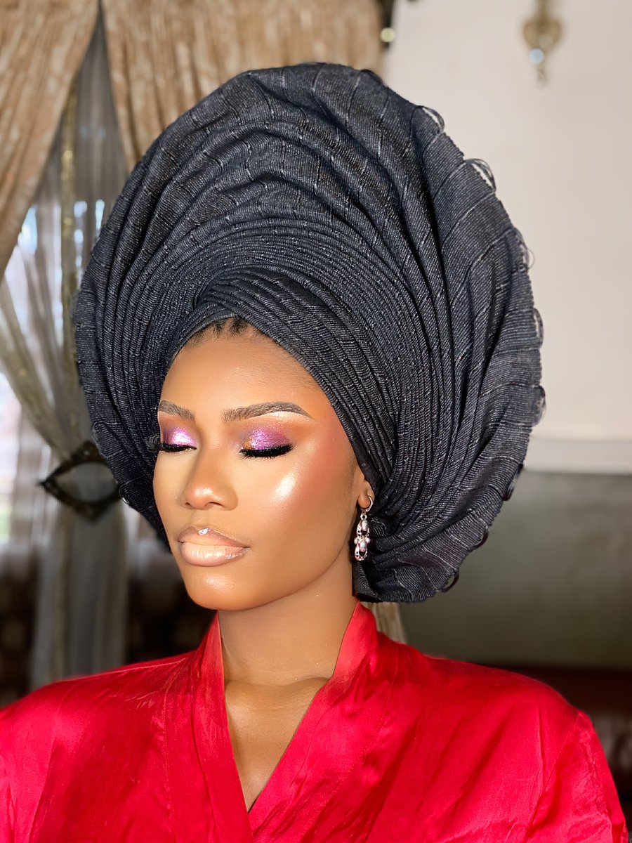 _morayo_'s tweet photo. @Oludeewon I am a makeup artist &amp; gele stylist in Lokoja, Kogi State. I give my clients clean looks, work with my clients brief, always prompt, take clean pictures and videos, my price list is fair, and I am available to travel. Available for bridal jobs, birthday glam &amp; photoshoots. 🙏🏼 https://t.co/jbPRAANAGn