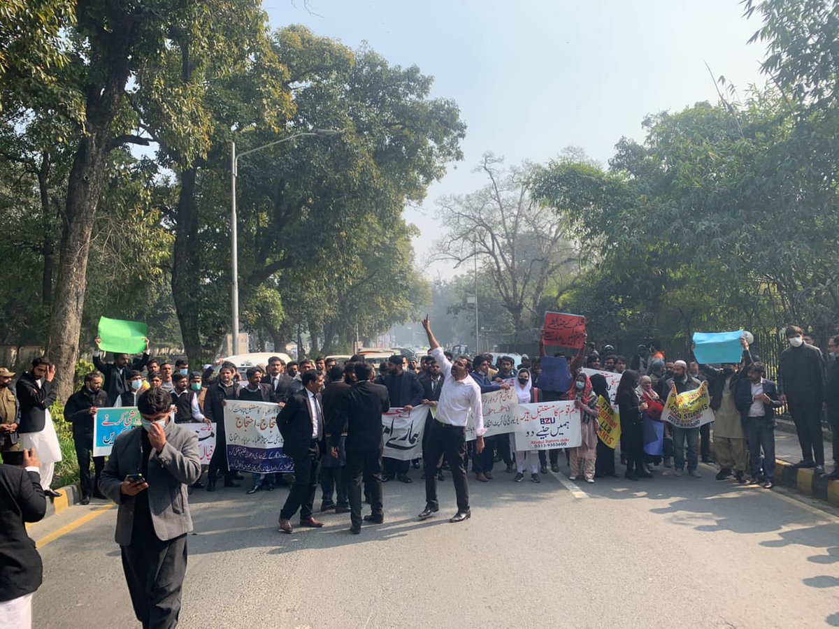 ShafiqueRai4's tweet photo. BZU’s negligence is destroying the future of law students! Who will take responsibility? 📢 #JusticeForBZUStudents @MaryamNSharif
@DurraniViews @drzubairghouri 
@AzharSiddique
@CMShehbaz
@advshoaib66
@qadirkhanadv
@hinaparvezbutt
@SHABAZGIL
@ImranRiazKhan
@SyedMusaGillani https://t.co/uTPT6CisbH