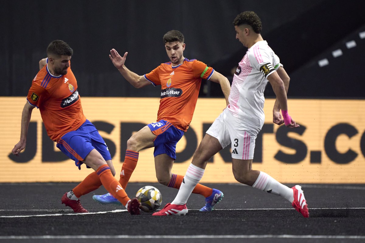 ¡No ha sido el inicio que esperábamos ni queríamos, pero esto solo ha sido el comienzo de un camino muy largo! 

¡Plena confianza en este grupo humano y solo toca seguir a por nuestro objetivo! 💪🏼

VAMOS <a href="/PorcinosFC/">Porcinos FC</a> 🐷🩷