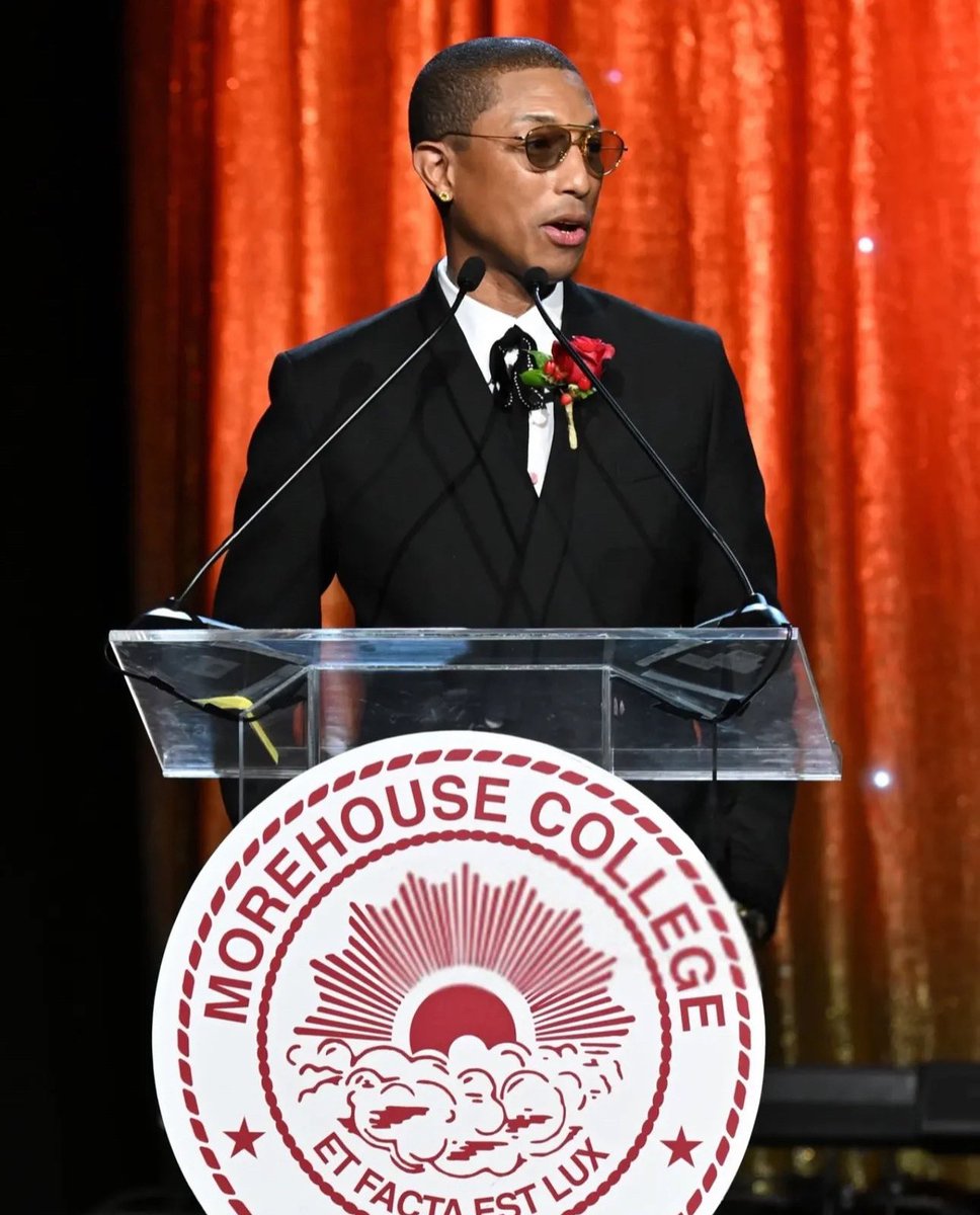 YELLOW (@yelloworg) on Twitter photo Education is key 🔑
Congratulations to our Founder @pharrell on receiving the Candle In Arts + Entertainment Award at <a href="/morehouse1867/">Morehouse School of Religion Student Fellowship</a>’s 37th annual “A Candle in the Dark Gala,” which celebrates elegance and achievement in leadership. 💛 Education is key 🔑
Congratulations to our Founder @pharrell on receiving the Candle In Arts + Entertainment Award at <a href="/morehouse1867/">Morehouse School of Religion Student Fellowship</a>’s 37th annual “A Candle in the Dark Gala,” which celebrates elegance and achievement in leadership. 💛
