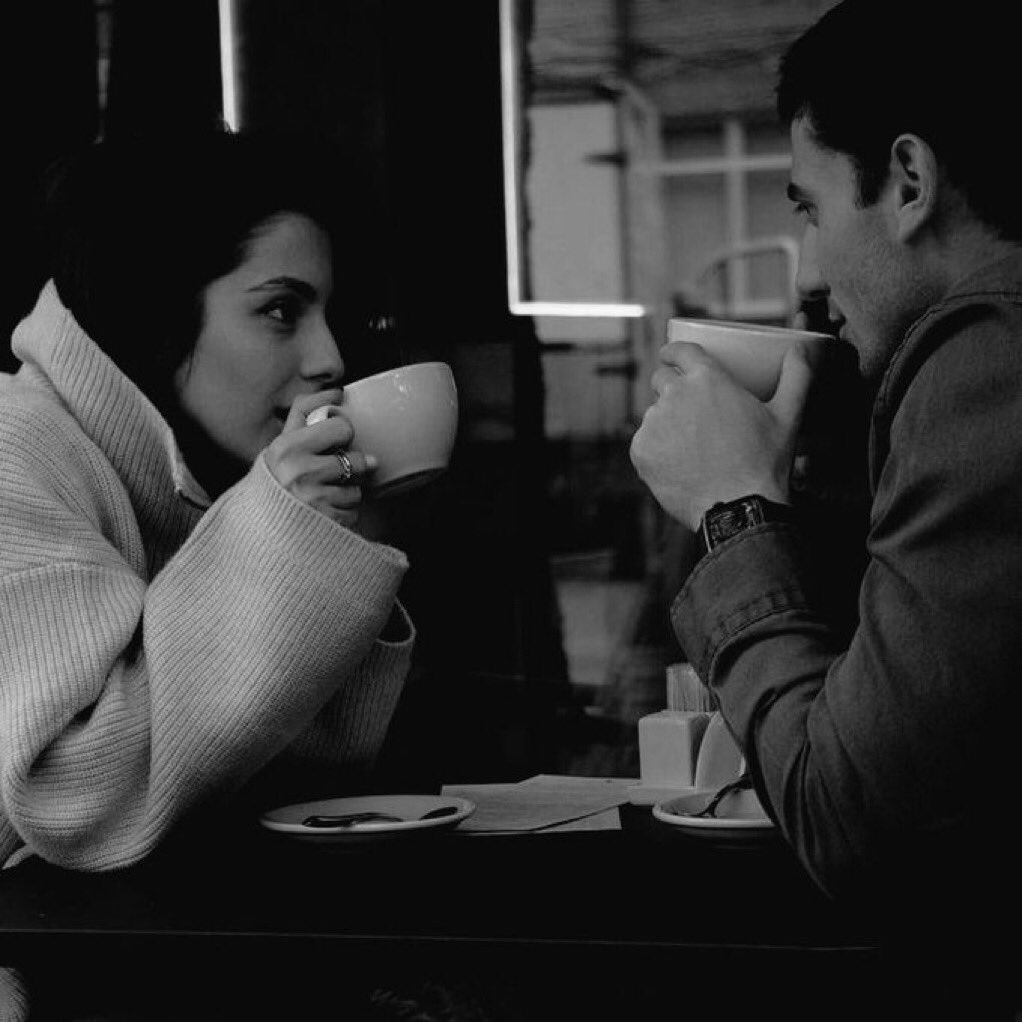 “Bugün de herkes bir şeyler anlattı, 
ben seninle kafamda Türk kahvesi içtim.”