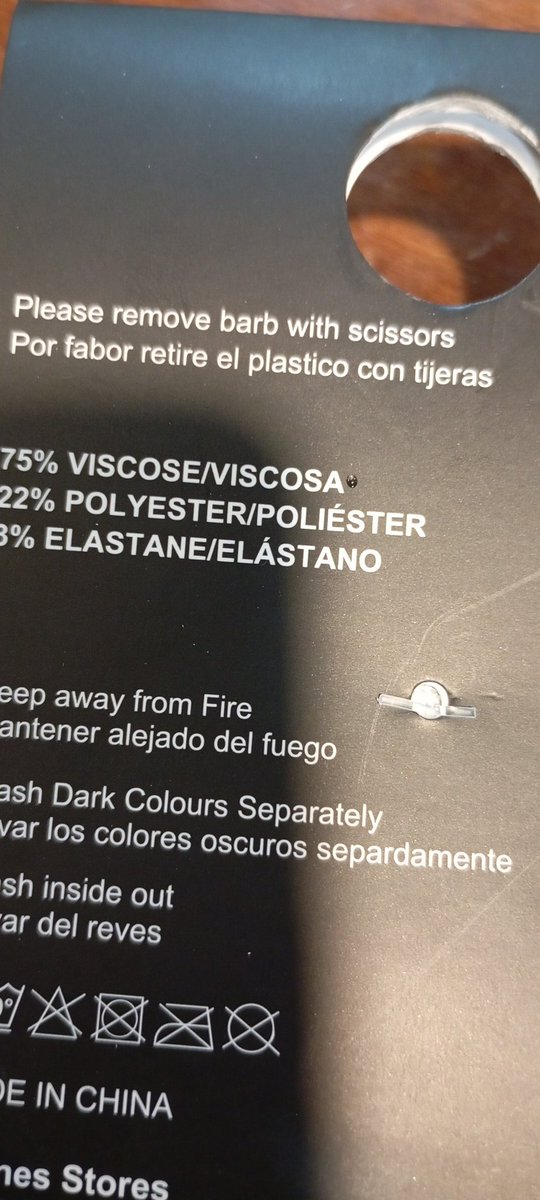 Por "favor"... Que mal etiquetado