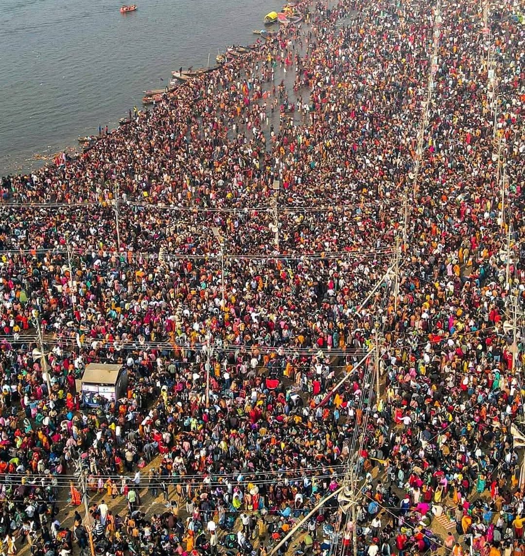 ocupdate's tweet photo. उम्मीद 40 करोड़ की थी, इधर तो 55 करोड़ पार हो गए कुम्भ में.!

ये 15 करोड़ जो उम्मीद से ज्यादा आ गए, इतने भर भी कोई देश हैंडल नही कर सकता। https://t.co/cHdtlXrr1E