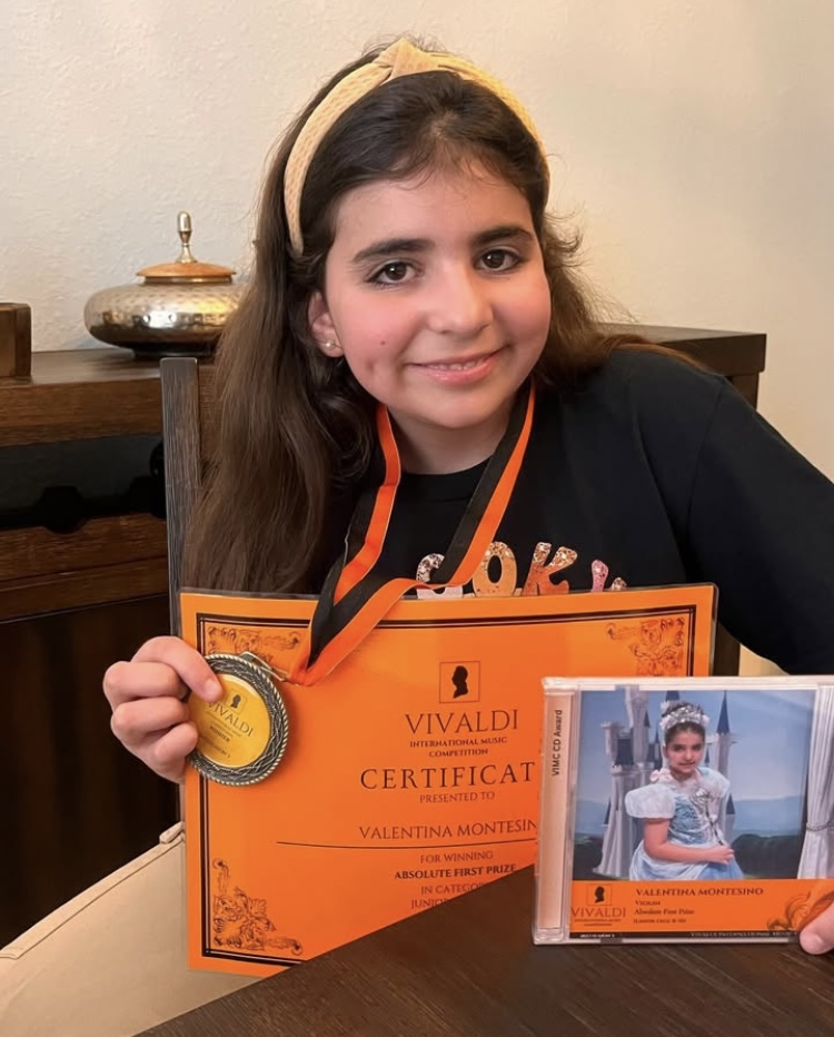 Valentina Montesino proudly showcases her medal, winner certificate, and CD! 🌟 Her dedication and talent made her a star! Congratulations on these incredible achievements! 🏅

#MusicCompetition #VivaldiCompetition #MusicAward #InternationalMusicCompetition #GlobalMusicAwards