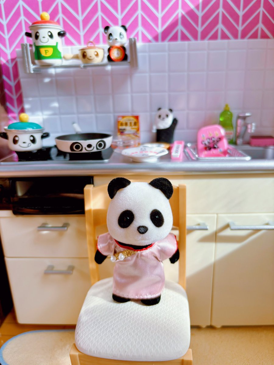 bluksky's tweet photo. 最も幸せで最も珍しいパンダになりましょう🐼 https://t.co/t1InspBR67