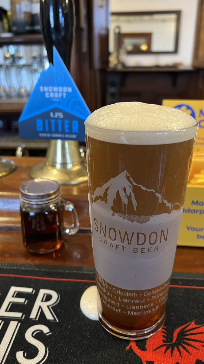 Nice pint late afternoon in The Albion, Conwy.