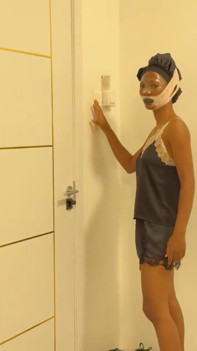 Director5_'s tweet image. You want me to show up at your venue but you haven’t paid the advance why ?