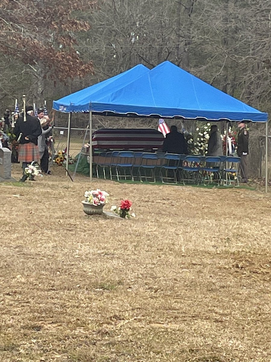 MHPTroopG's tweet photo. It was an honor for MHP and its Motor Unit to assist with escorting one of Mississippi’s Heroes, Army Chief Warrant Officer II Andrew Loyd Eaves to his final resting place. Thank you for your committed service to your family, community, and country. 
#MSHero https://t.co/3sBFhZFjOu