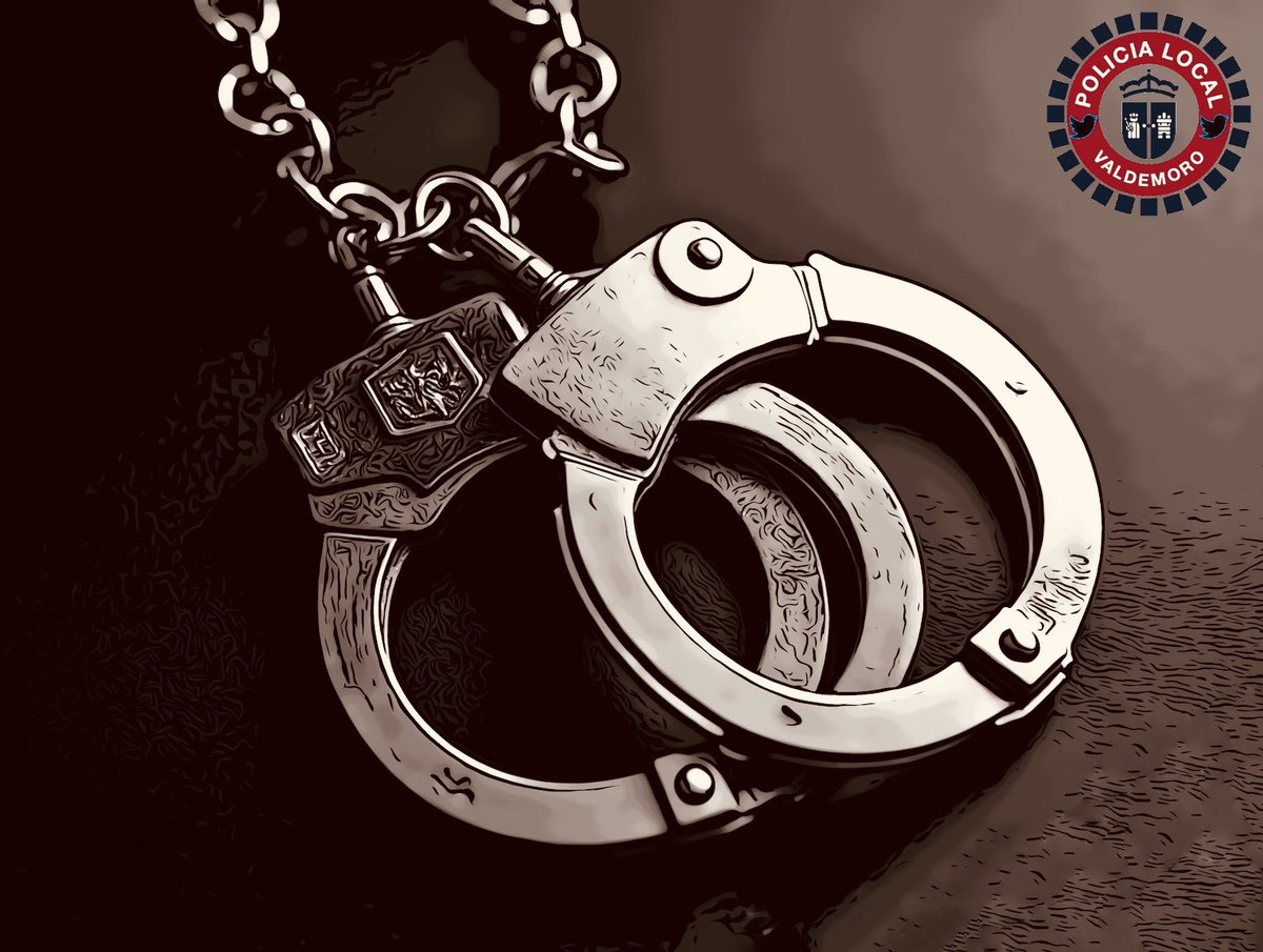 policiavaldmoro's tweet photo. 📆#DomingoTarde
📍#PlazaRosario
🔗Colaboramos junto con @guardiacivil en la detención de un varón y una mujer (pareja) como presuntos autores de un delito de robo con fuerza.
Ambos fueron interceptados tras doblar la ventanilla de un vehículo para robar en su interior. https://t.co/yf8eT9VzW1