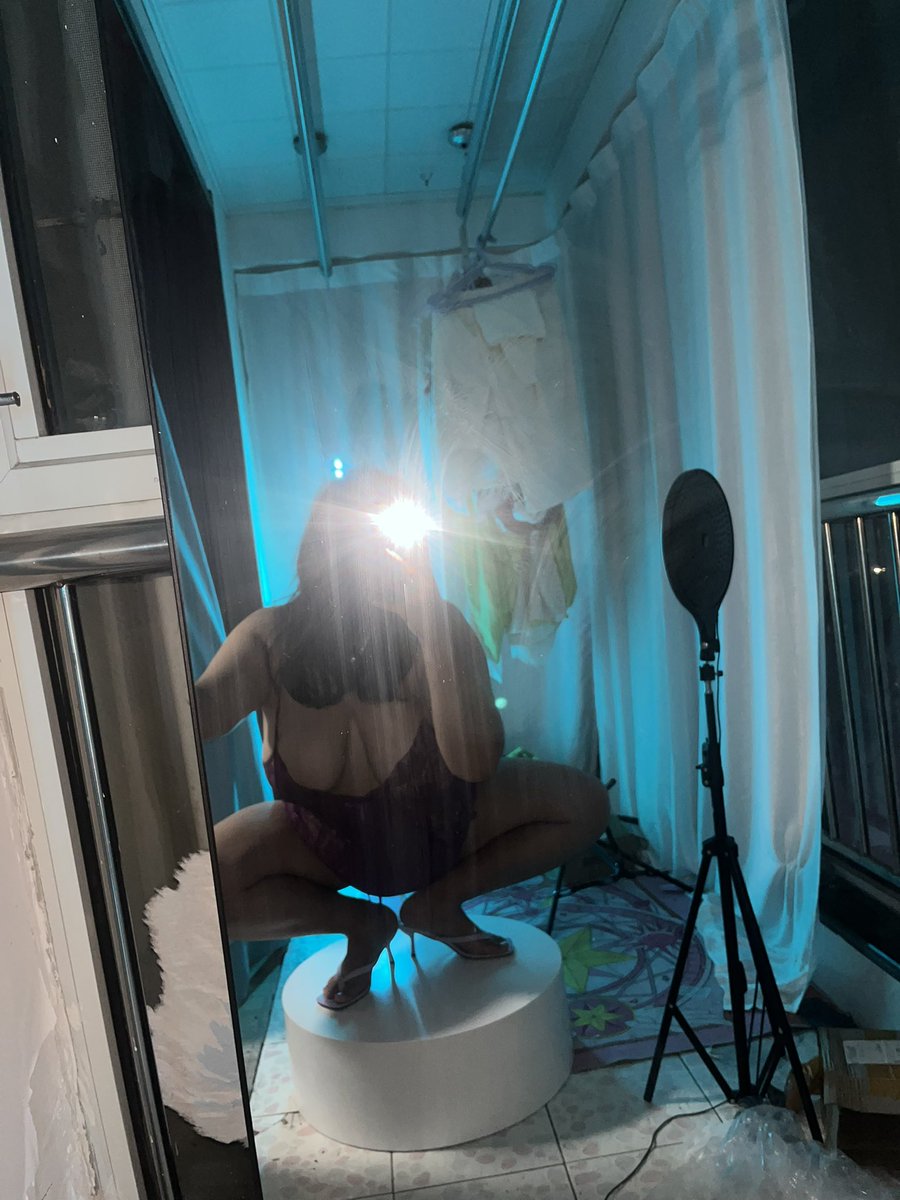 福利姬巨酱分享的黄推图片2 - 网红私拍内容