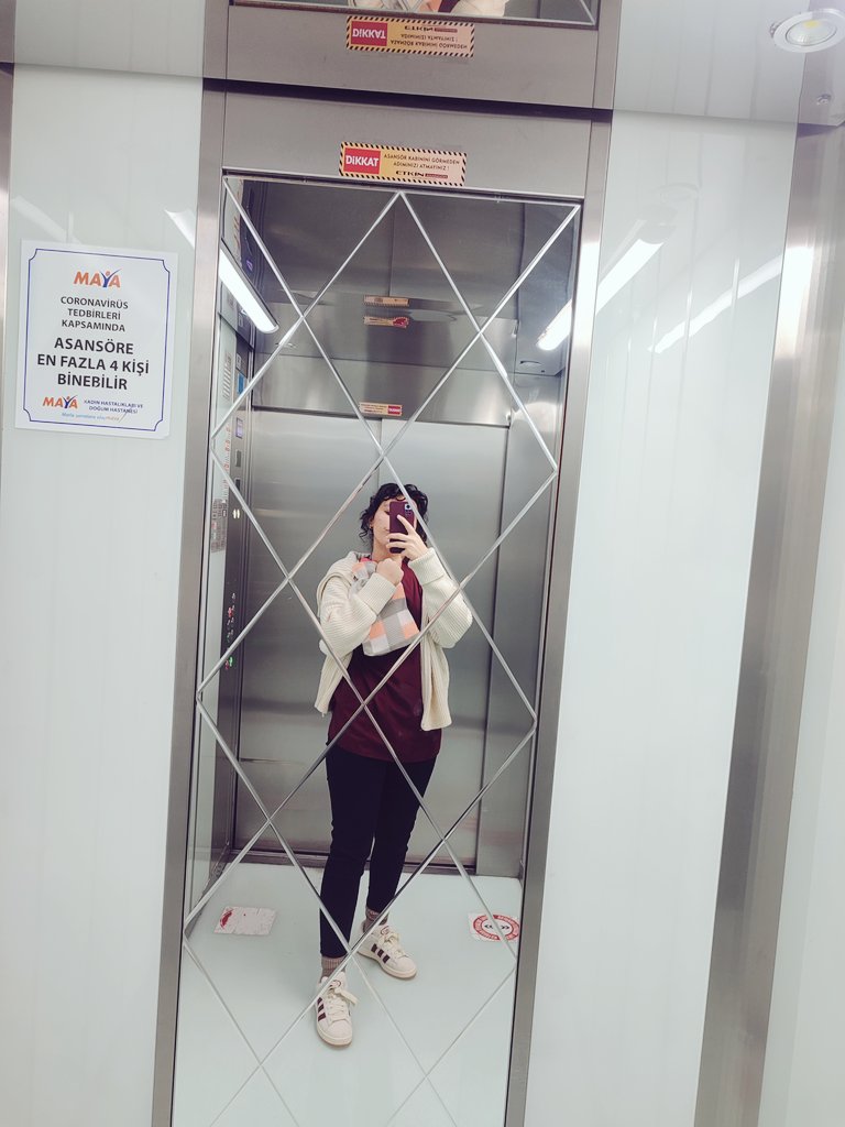 ksmtblgc's tweet photo. Sıcak su torbası ile yapışık yaşayan bir sağlıkçı😂😍 #kist sel problemsss 
#pazartesi  ne güzel yorulduk... 
#iyiakşamlar https://t.co/A20wZeqdVy