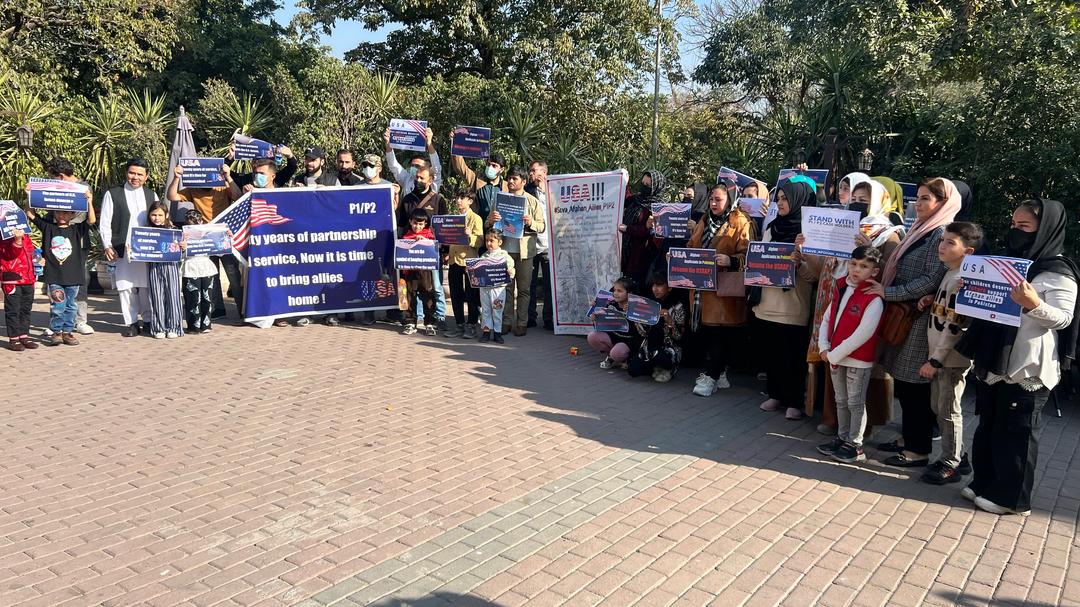 RaminMahmoodzai's tweet photo. #Save_Afghan_Allies_P1P2
#SaveAfghanWartimeallies
@DepSecStateMR
@TheDemocrats 
@HouseDemocrats  
@ProsecutorDave
@Jeannie_Hartley
@BWBailey85
@realDonaldTrump
@shawnjvandiver
@JDVanceNewsX 
@afghanevac 
@FaridNaheed 
@CBSNews @APAinc
@afghanevac @elonmusk https://t.co/g1VSW6Ai8k
