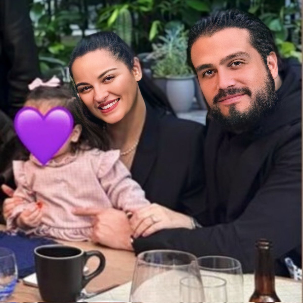mysunshinelia's tweet photo. De todos modos ni siquiera quería ver a Lía 😭😭😭 nooo no es cierto, muero por verla 🥺🥹 los amoooooo
@maiteperroni | @AndresTovarP y Lía ✨🌙 https://t.co/TAVfnalDUu