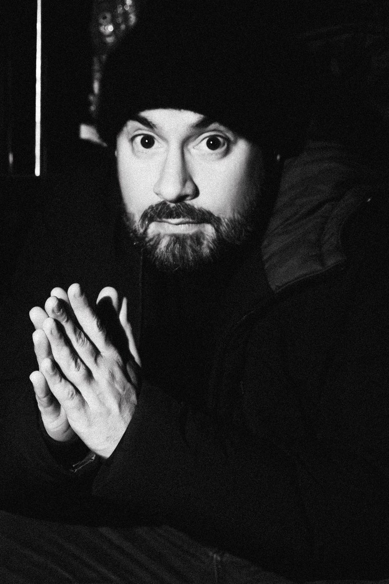 alaskafromgreen's tweet image. Bref, j’ai shoot Kyan Khojandi #bref2