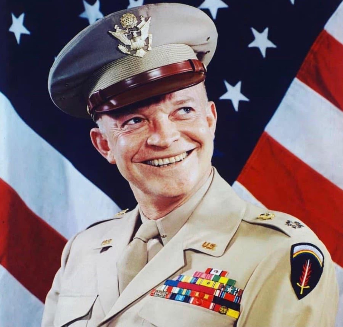 There were 8 future US Presidents who served in military during World War II:

🧵 A WW2 Presidents Day Thread