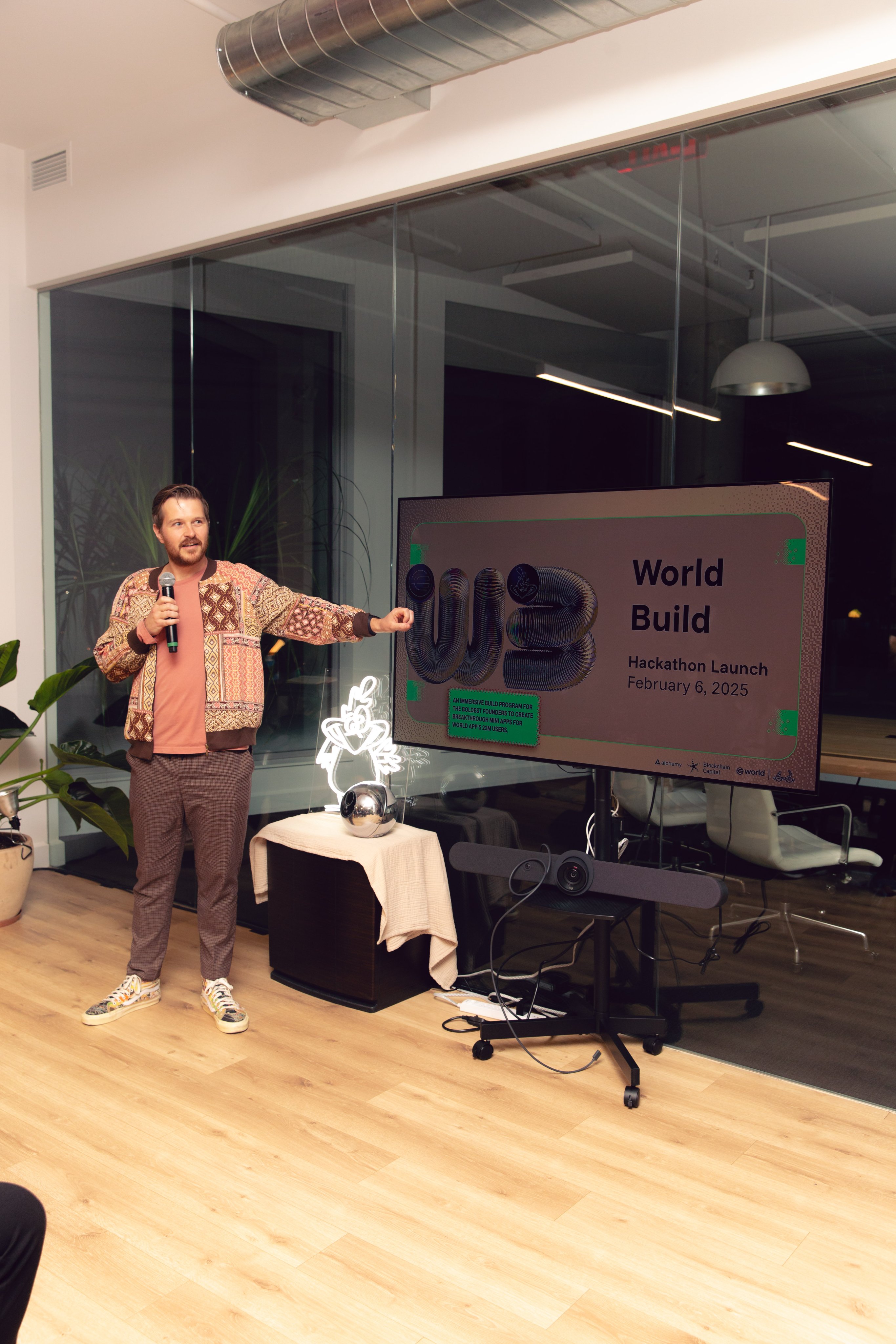 New Worldcoin and FWB partnership explores the “Paradox of