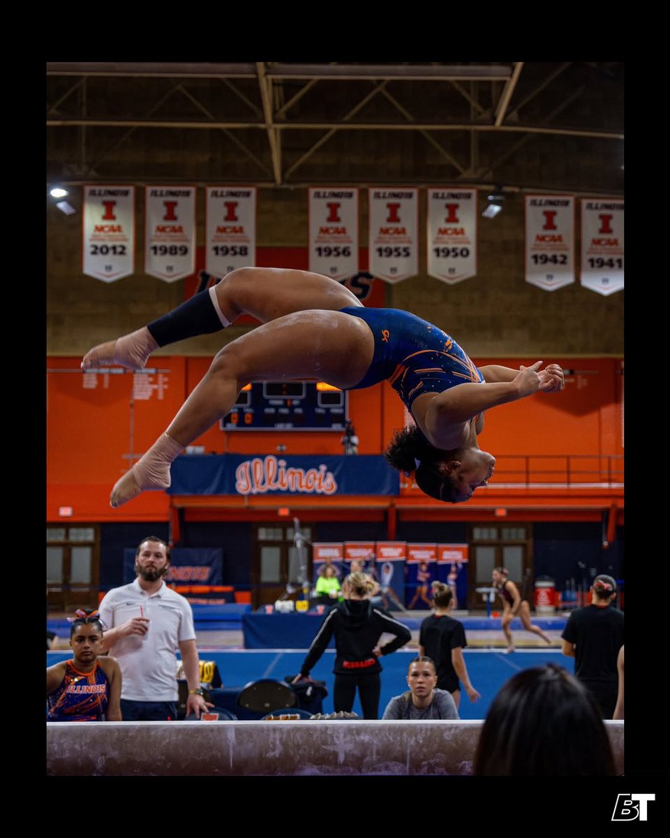 behindtheteam_'s tweet photo. 🔄🔄🔄
📸: Quinten Truitt with @IlliniWGym 
#BehindTheTeam https://t.co/iBdDKvPJ3T