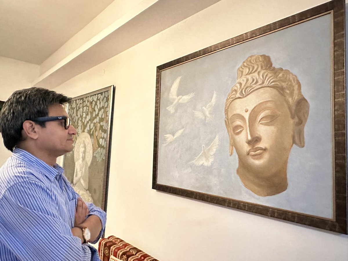sswami_iitd's tweet image. Imagine walking into a beautifully decorated room, spotting an intriguing painting, and simply saying, “Hello #Meta, tell me about this painting.” In an instant, your smart glasses respond, “This is a painting of Buddha in the drawing room.”

seamless blend of #AI and #augmented